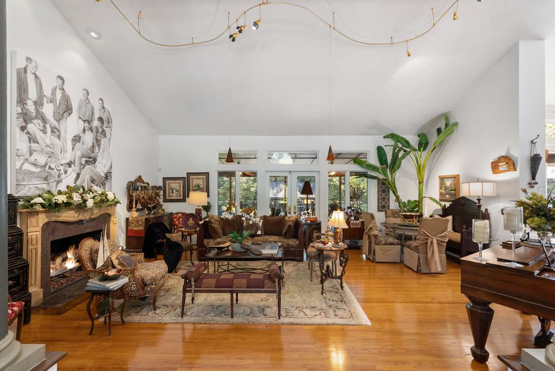 Living room, second angle