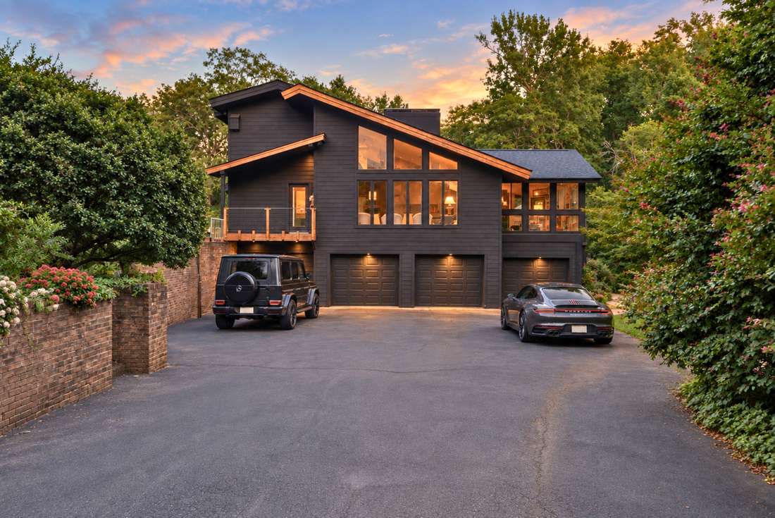 Motor court and the three-bay garage